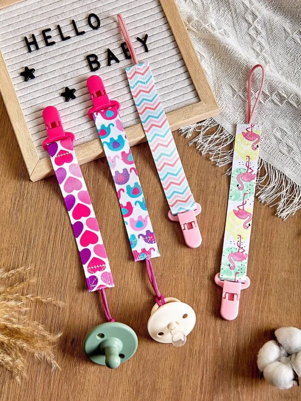 Floral patterned side nipple chain for baby girls, teething nipple clip