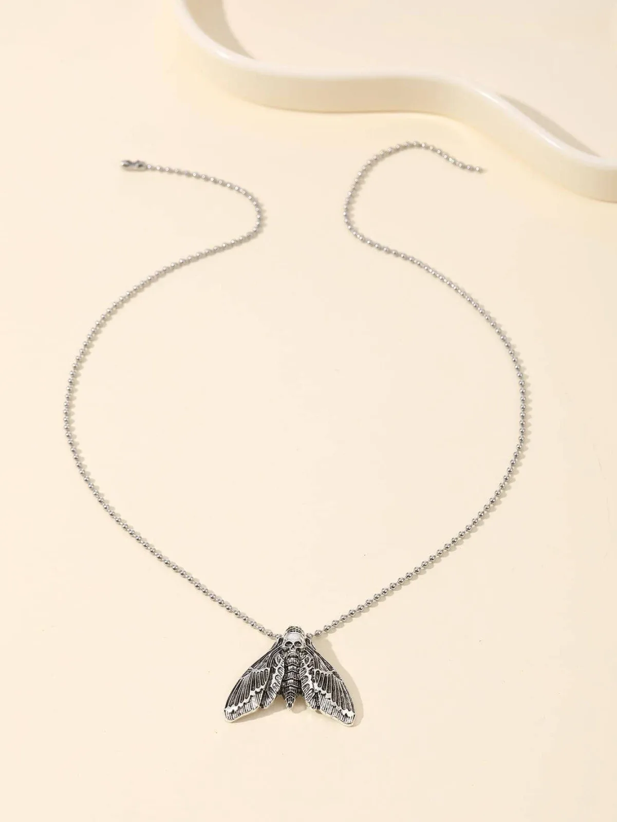 v1pc Hip Hop Skull Decor Moth Charm Necklace For Women For Prom Party