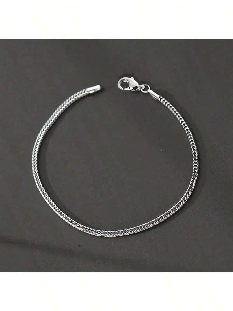 One-piece stainless steel fox tail bracelet, simple everyday accessory for men.