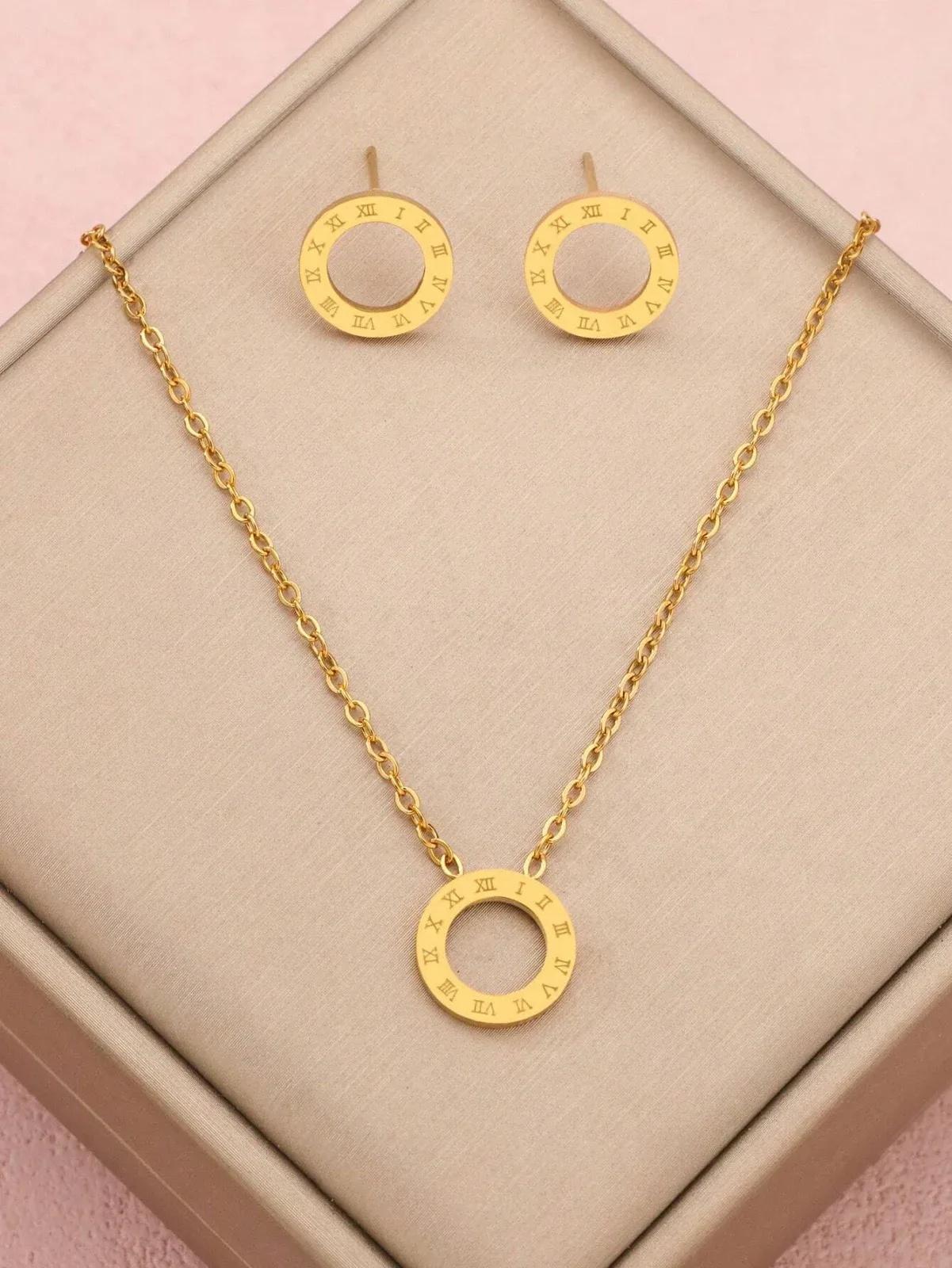 3-piece wedding jewelry set featuring Roman numerals 2025, including a necklace and earrings