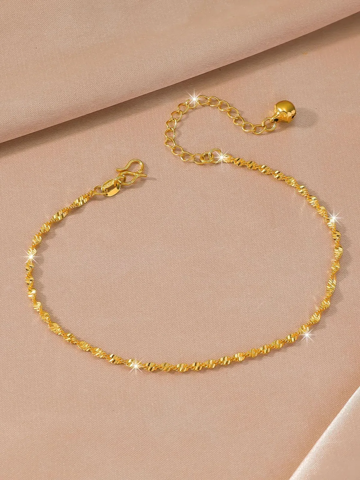 1 piece elegant gold-tone copper-plated anklet with a versatile wave design