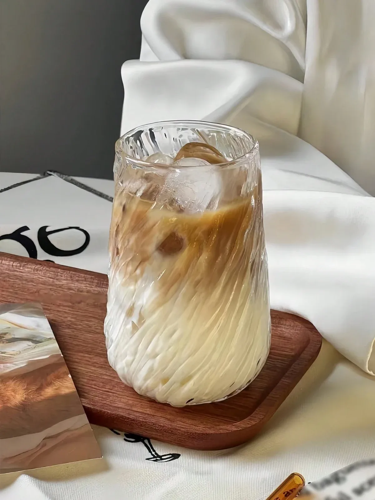 Large capacity glass coffee mug, high-quality latte art mug,
