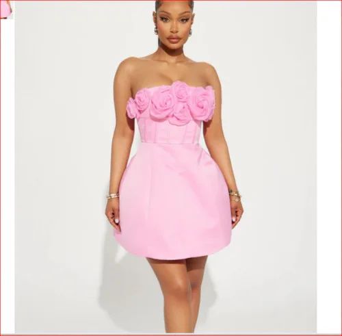 Size: S-Fashion Nova Women's Dress A