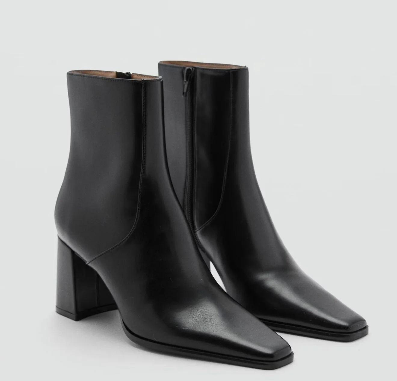 size:35 Mango black color