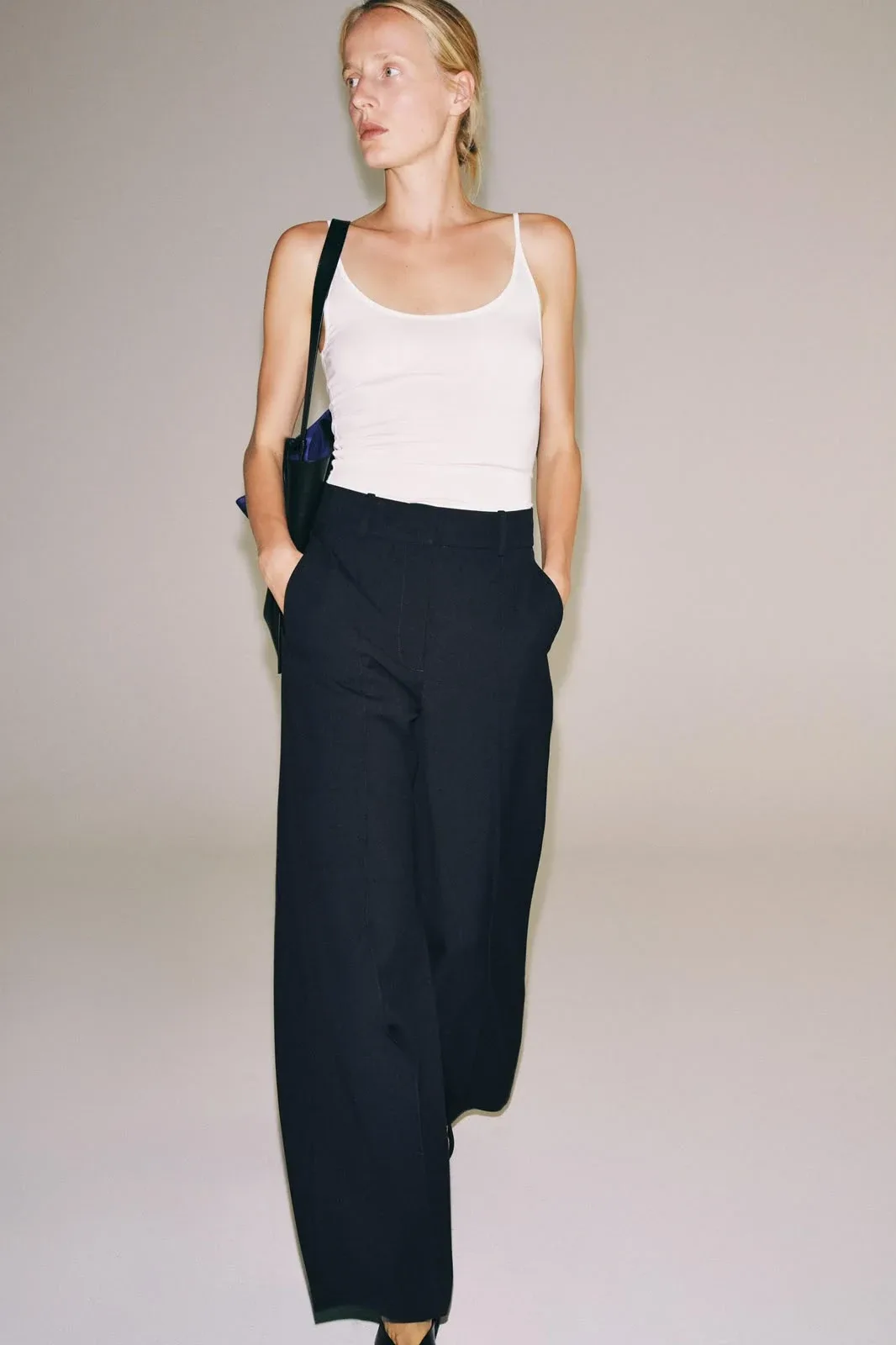 Size: S-Zara Women’s Black Pants